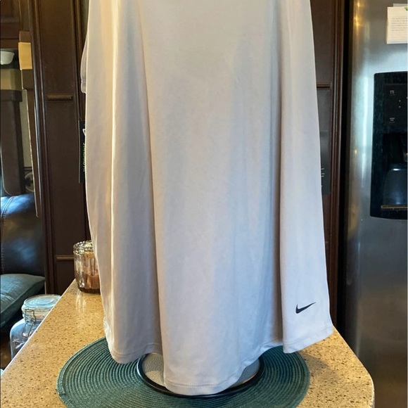 NWT Women’s Nike Training Tank Top - Picture 3 of 12